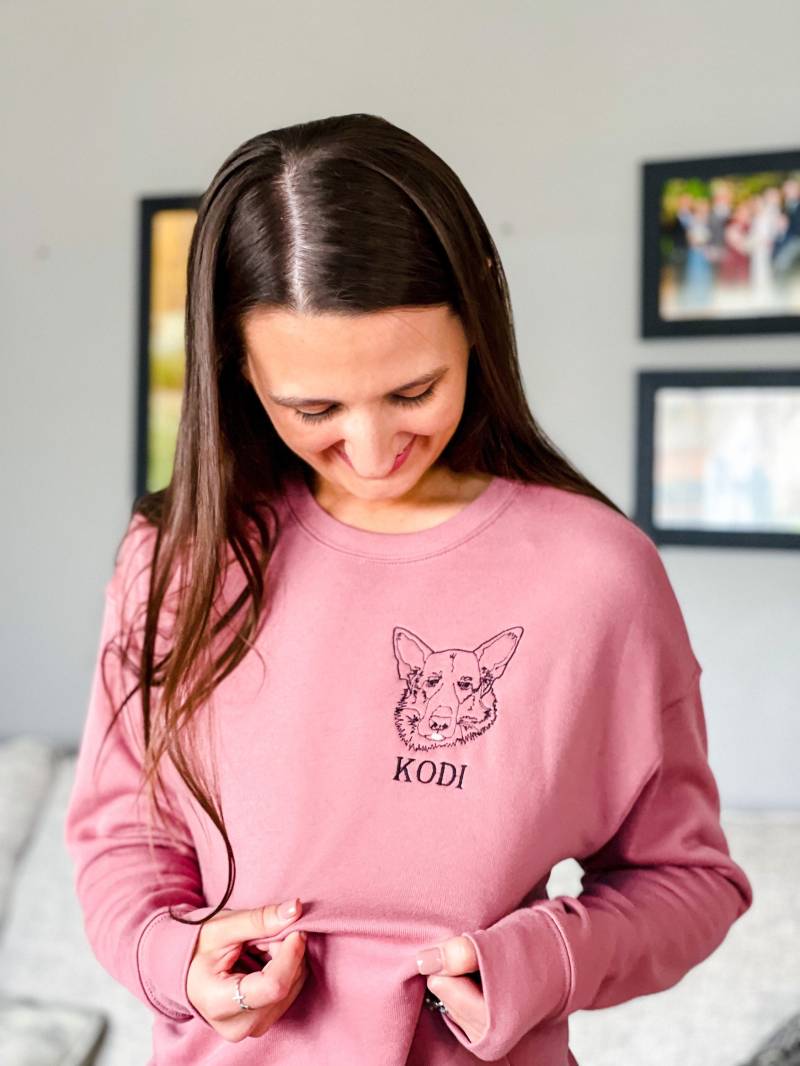 Besticktes Haustier Sweatshirt, Personalisiertes Geschenk Für Sie, Fleece Ihn von IllustratedByLeigha