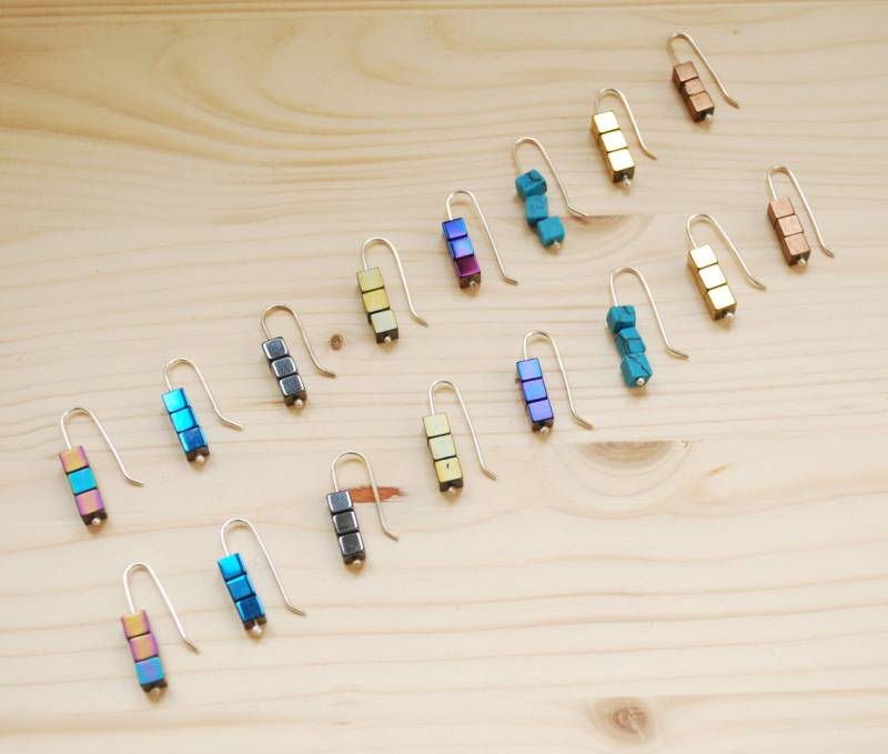 Clearance Hämatit Ohrringe, Eco Sterling Silber Regenbogen Baumeln Meistverkaufte Artikel Handgemacht, Weihnachtsgeschenk Für Sie Clearance Hämatit Ohrringe, Eco Sterling Silber Regenbogen Baumeln Meistverkaufte Artikel Handgemacht, Weihnachtsgeschenk Für Sie von Illustrationist