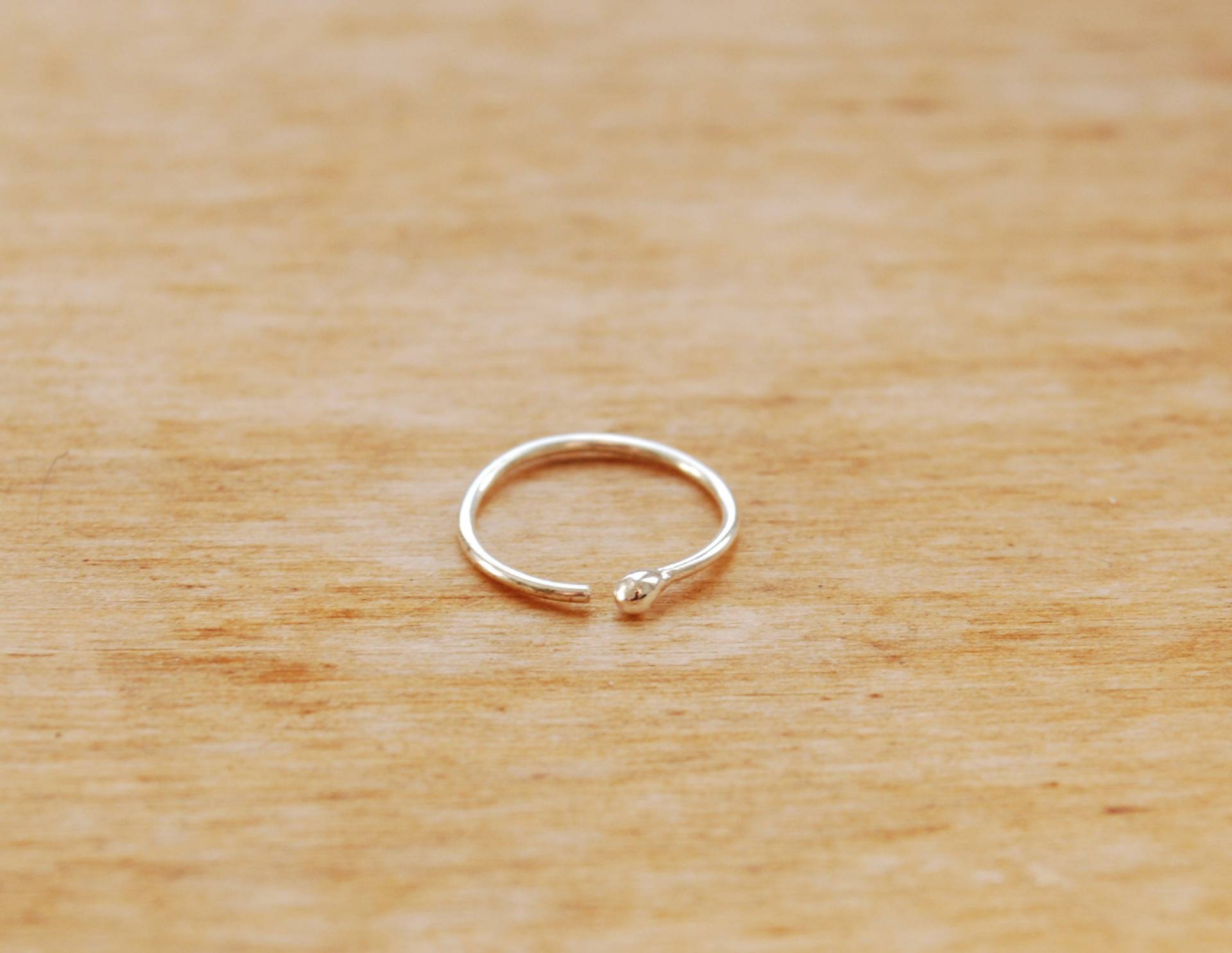 Diya-Piercing | Eco Sterling Silber Nasenring Creolen Optional 14K Gold Weihnachtsgeschenk Für Sie Zubehör Kaltes Wetter Diya-Piercing | Eco Sterling Silber Nasenring Creolen Optional 14K Gold Weihnachtsgeschenk Für Sie Zubehör Kaltes Wetter von Illustrationist