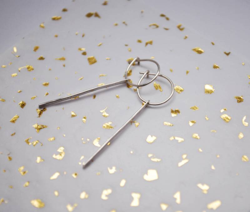 Eco Sterling Silber Lange Zweig Ohrringe, Gehämmerte Ohrhänger, Meistverkaufte Artikel Handgefertigt | Zubehör Für Kaltes Wetter Eco Sterling Silber Lange Zweig Ohrringe, Gehämmerte Ohrhänger, Meistverkaufte Artikel Handgefertigt | Zubehör Für Kaltes Wetter von Illustrationist