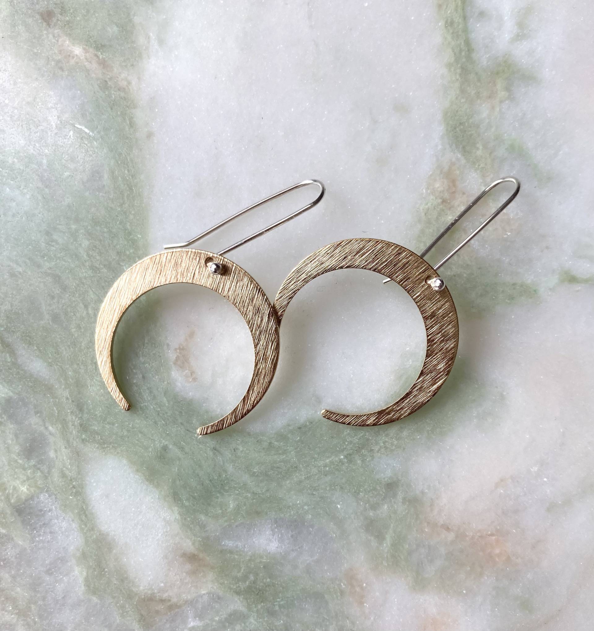 Olan Ohrringe | Messing Und Eco Sterling Silber Mond Weihnachtsgeschenk Für Sie Zubehör Kaltes Wetter Olan Ohrringe | Messing Und Eco Sterling Silber Mond Weihnachtsgeschenk Für Sie Zubehör Kaltes Wetter von Illustrationist