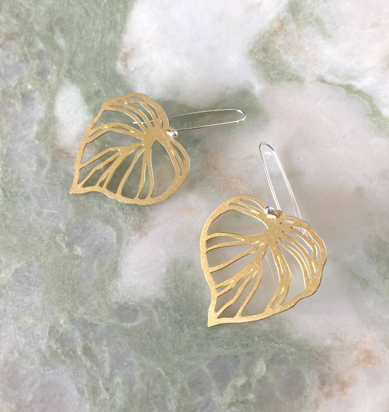 Vita Ohrringe | Eco Sterling Silber Colocasia Blatt Weihnachtsgeschenk Für Sie Zubehör Kaltes Wetter Vita Ohrringe | Eco Sterling Silber Colocasia Blatt Weihnachtsgeschenk Für Sie Zubehör Kaltes Wetter von Illustrationist