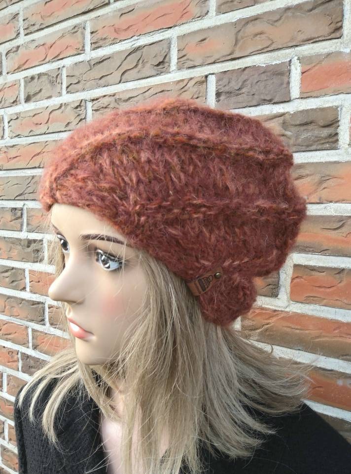 Warm, Weich Alpaka Mütze , Beanie, Damen, Warm, Handgestickt, Braun von IlonasKreativStube