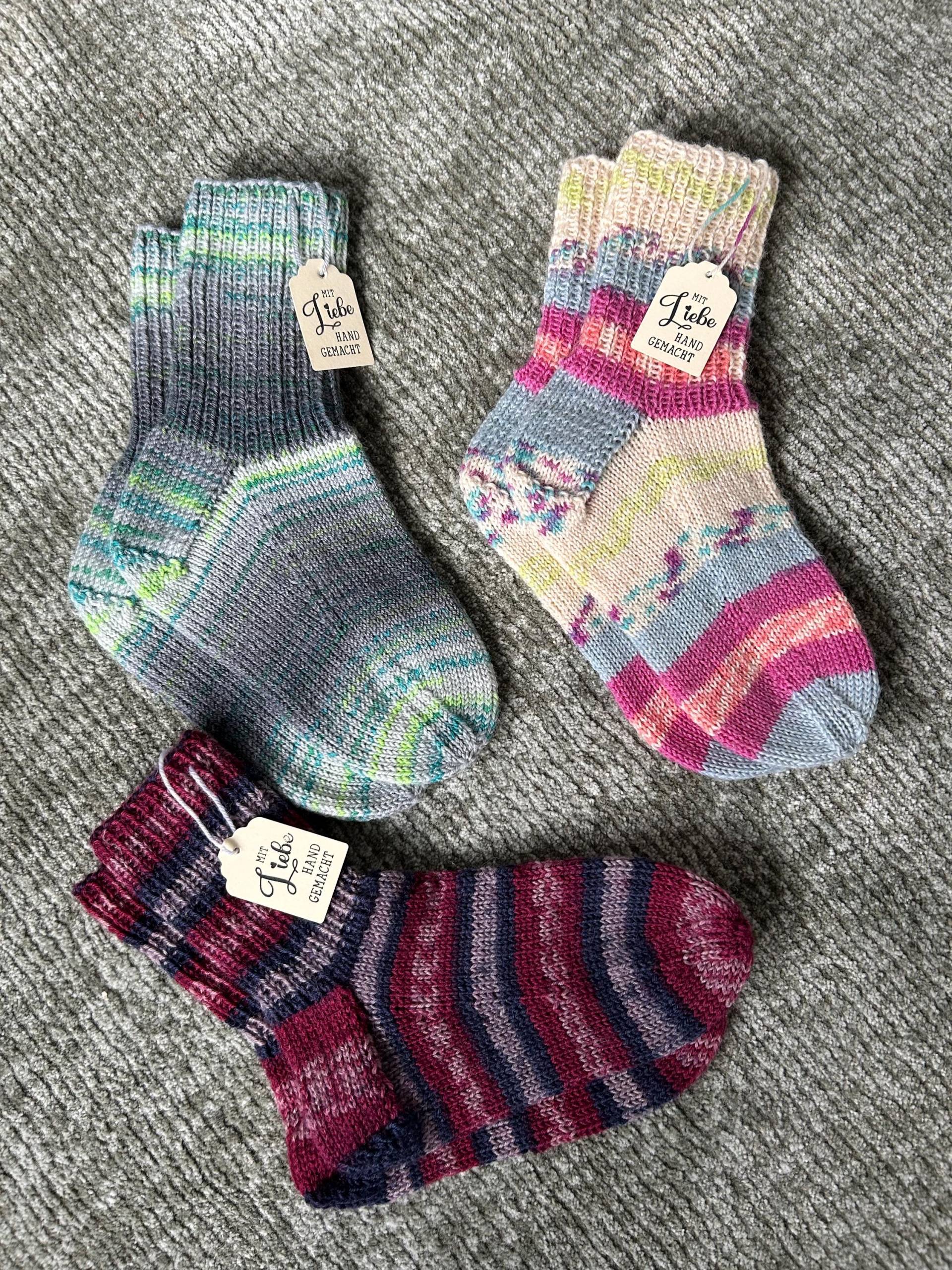 Handgestrickte Socken Gr. 28/29 von IlonasStrickwelt