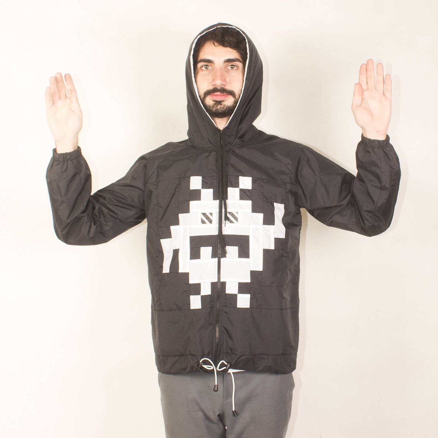 Space Invader Patchwork Unisex Windbreaker Kapuzenjacke Wasserabweisend von Ilovenonameshop