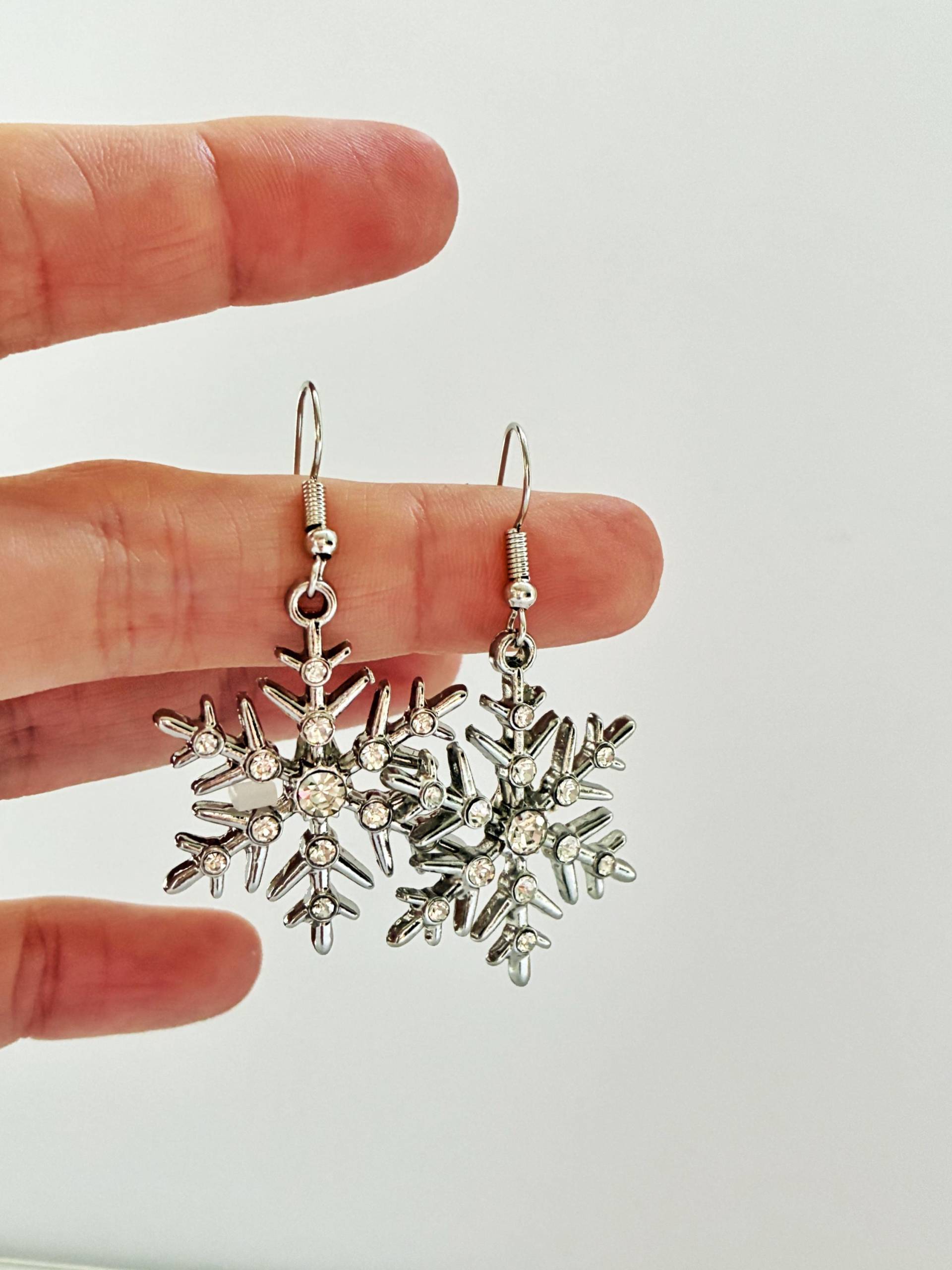 Schneeflocken Ohrringe - Winter Schmuck Silberne Snowflake Earrings Weihnachtsgeschenk Wedding Jewelry Geschenk Für Sie von Ilunora