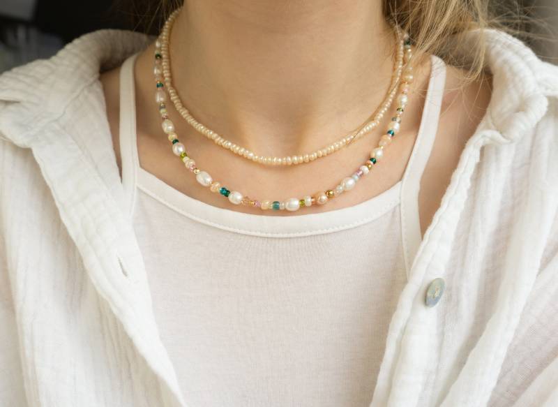 Ilvy | Handgemachte Perlenkette "Lalie" Bunt Mit Süßwasserperlen Und Glasperlen Y-Kette Edelstahl Gold von IlvyDesign