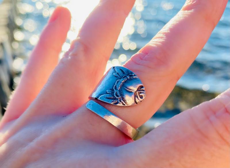 Besteckschmuck, Schöner Ring Aus Dem Ende Eines Teelöffels | Versilbert von ImSiebtenHimmel