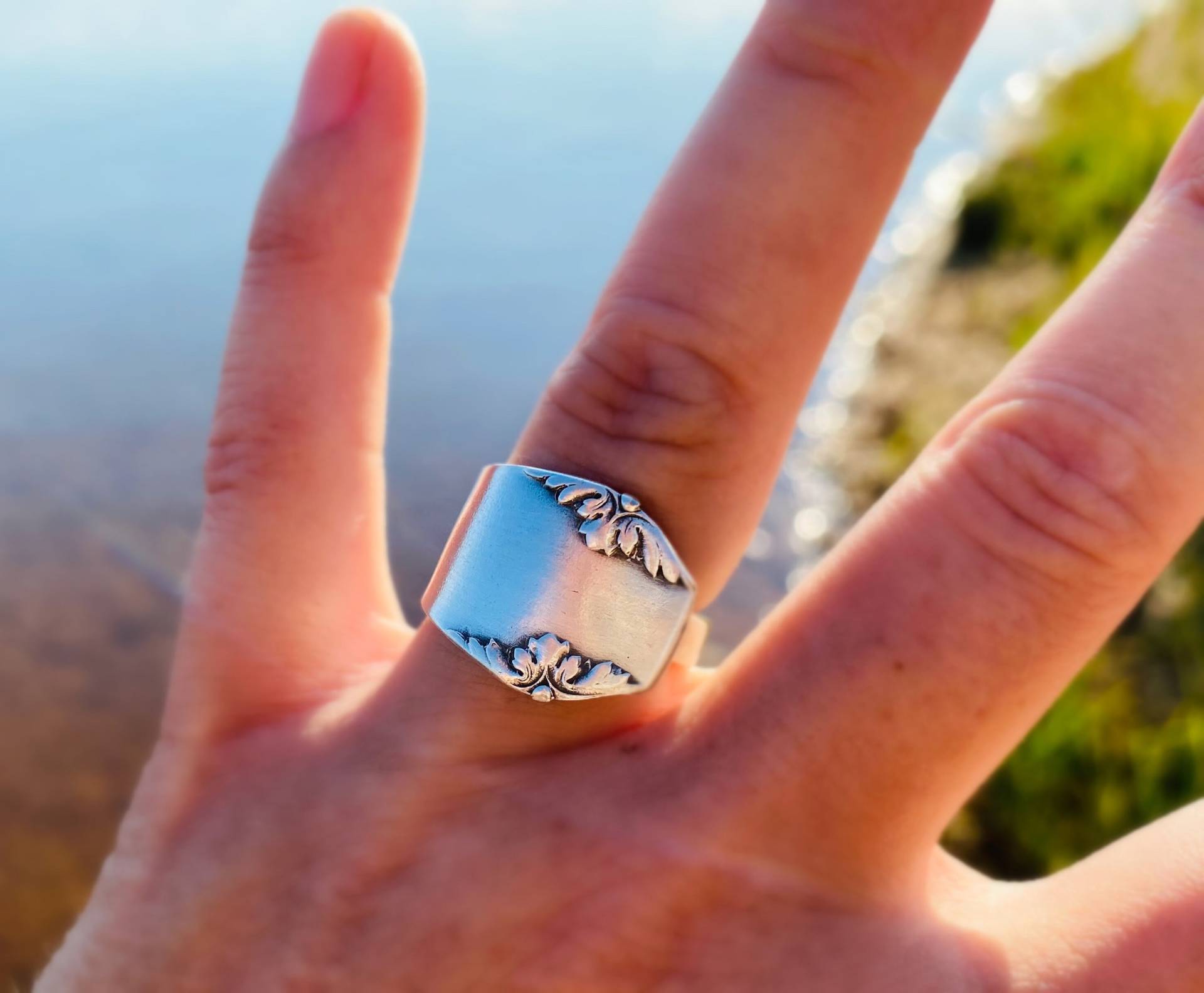 Besteckschmuck, Schöner Ring Aus Einem Versilberten Löffel Besteckschmuck, Schöner Ring Aus Einem Versilberten Löffel von ImSiebtenHimmel