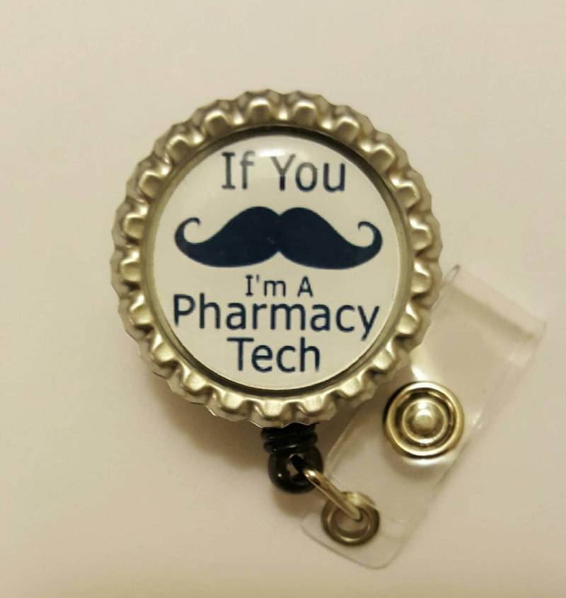 Schnurrbart Apotheke Tech Abziehbar Name Badge Holder Reel von ImagesNmore