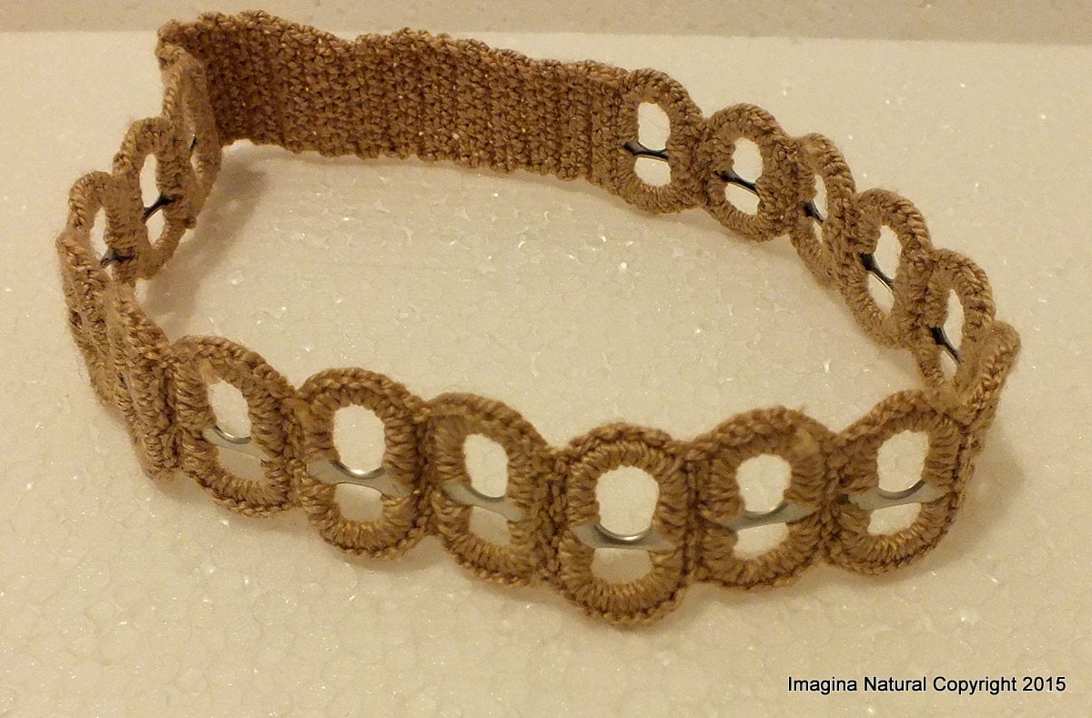 Recycling-Getränke Können Stirnband Beige Haar Zubehör Mit Baumwolle Gestrickt, Getränke Tabs Haarband Upcycled Recycling Wiederverwendet Recycling-Getränke Können Stirnband Beige Haar Zubehör Mit Baumwolle Gestrickt, Getränke Tabs Haarband Upcycled Recycling Wiederverwendet von ImaginaNatural