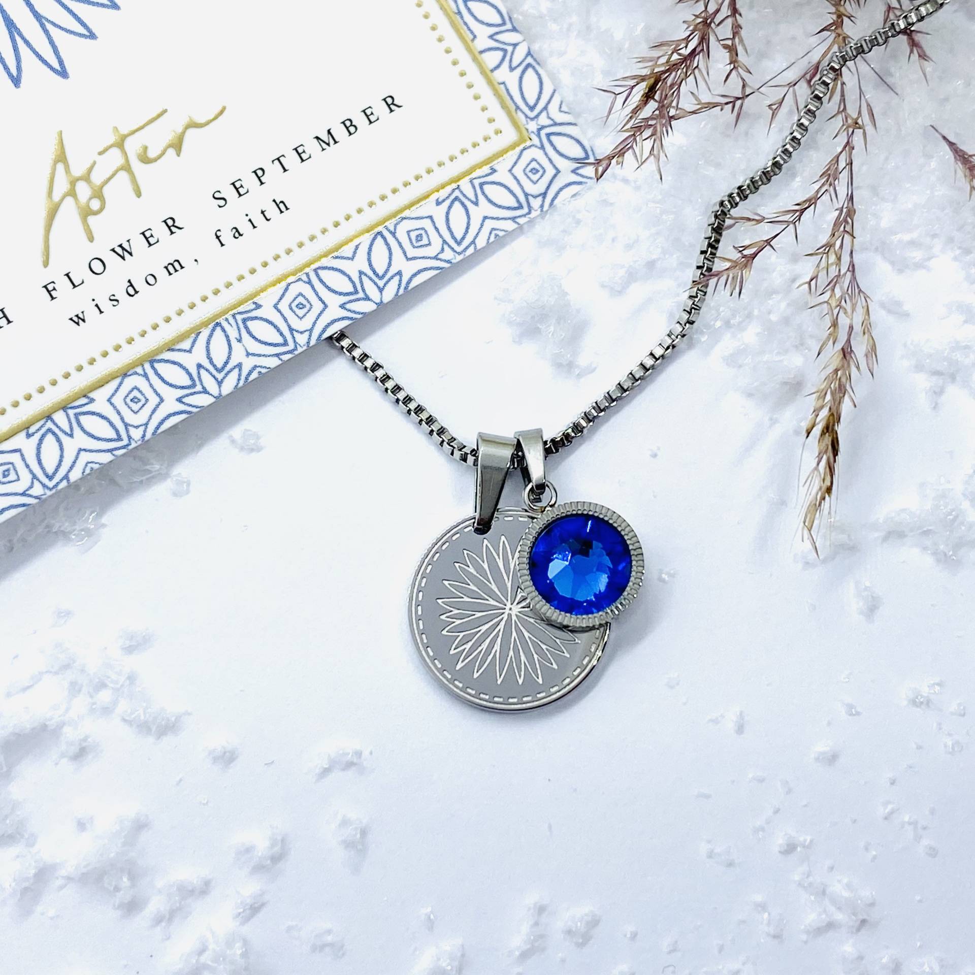 Collier Geburtsblume Aster Mit Swarovski Geburtsstein September von ImeliaJewelry