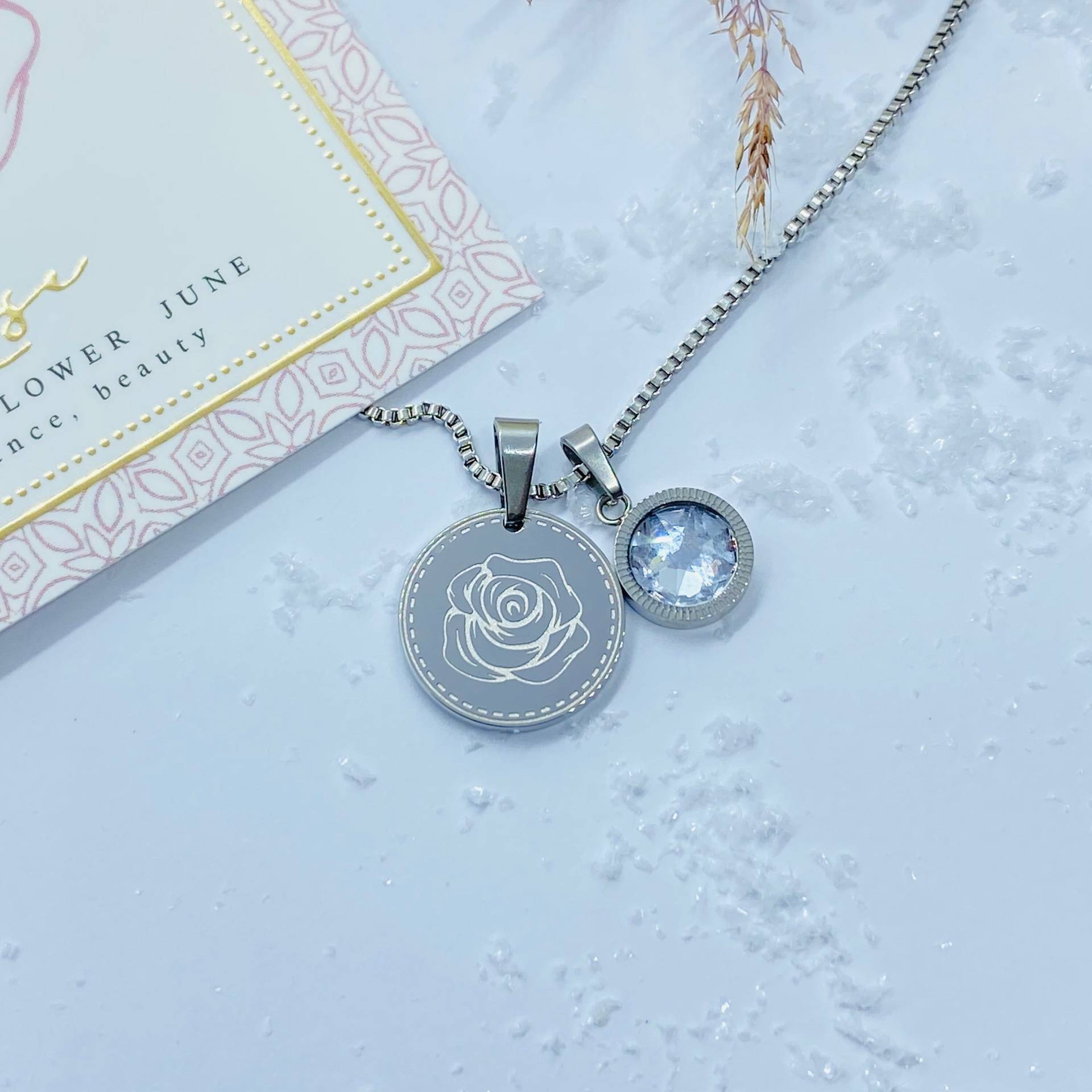 Collier Geburtsblume Rose Mit Swarovski Geburtsstein Juni von ImeliaJewelry