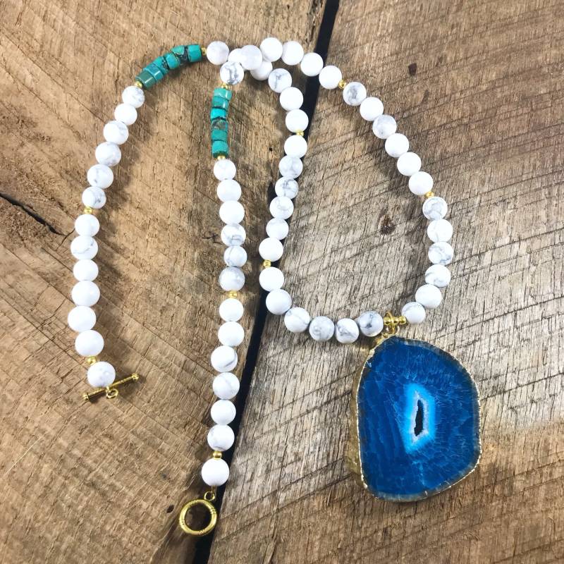Blaue Achat-Halskette, Achat-Anhänger-Halskette, Und Weiße Halskette, Achat Anhänger Achat-Scheiben-Halskette Blaue Achat-Halskette, Achat-Anhänger-Halskette, Und Weiße Halskette, Achat Anhänger Achat-Scheiben-Halskette von Immeasurablymore2