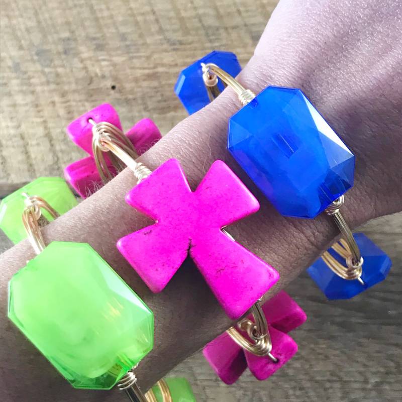 Blauer Draht Wickelarmreif, Perlenarmreif, Bourbon Und Boweties Inspiriert, Armreif, Florida Kentucky Blauer Draht Wickelarmreif, Perlenarmreif, Bourbon Und Boweties Inspiriert, Armreif, Florida Kentucky von Immeasurablymore2