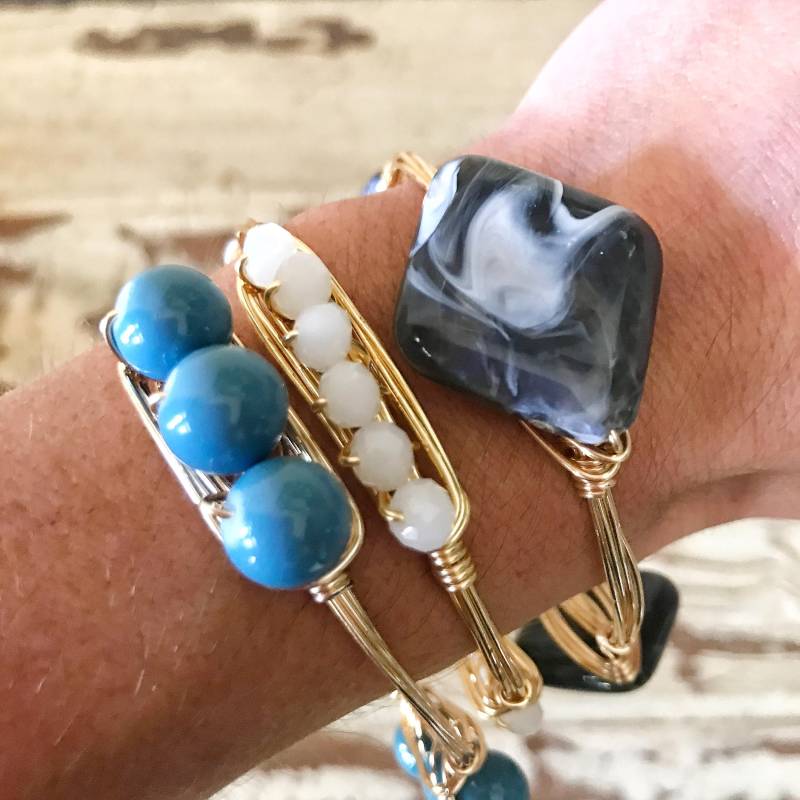 Blauer Draht Wrap Armreif, Bourbon Und Boweties Inspiriert, Blauer Perlen Wire Schmuck, Armreif Blauer Draht Wrap Armreif, Bourbon Und Boweties Inspiriert, Blauer Perlen Wire Schmuck, Armreif von Immeasurablymore2
