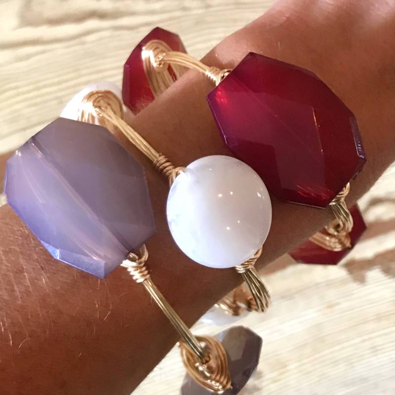 Grauer Acrylperlen-Armreif, Grauer Perlen-Armreif, Bourbon Und Boweties Inspiriert, Armreif, Alabama-Armreif, Armreif Grauer Acrylperlen-Armreif, Grauer Perlen-Armreif, Bourbon Und Boweties Inspiriert, Armreif, Alabama-Armreif, Armreif von Immeasurablymore2