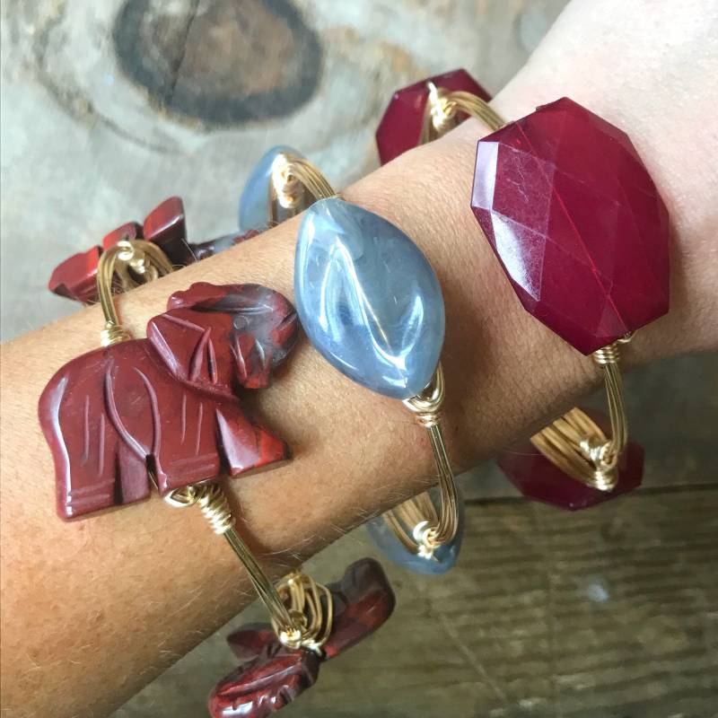 Grauer Acrylperlenarmreif, Grauer Perlenarmreif, Bourbon Und Boweties Inspiriert, Armreif, Alabama-Armreif, Ovaler Armreif Grauer Acrylperlenarmreif, Grauer Perlenarmreif, Bourbon Und Boweties Inspiriert, Armreif, Alabama-Armreif, Ovaler Armreif von Immeasurablymore2