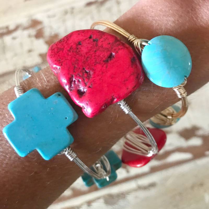 Kleiner Türkis Kreuz Drahtarmreif, Armreif, Bourbon Und Boweties Inspiriert, Armreif Kleiner Türkis Kreuz Drahtarmreif, Armreif, Bourbon Und Boweties Inspiriert, Armreif von Immeasurablymore2