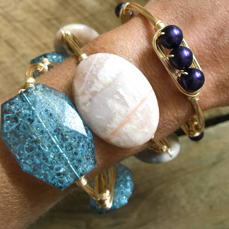 Lila Perle Draht Wickeln Armreif, Lila Bourbon Und Boweties Inspiriert, Armreif Lila Perle Draht Wickeln Armreif, Lila Bourbon Und Boweties Inspiriert, Armreif von Immeasurablymore2