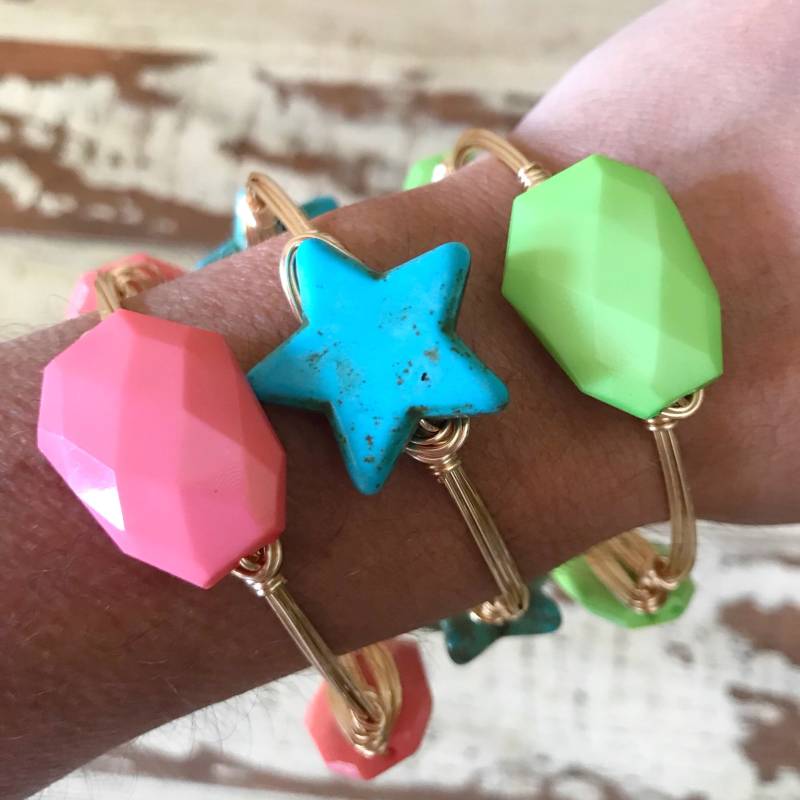 Limettengrüner Armreif, Grüne Perlenarmreif, Bourbon Und Boweties Inspiriert, Grüner Acrylarmband, Limettengrüne Perlenarmband Limettengrüner Armreif, Grüne Perlenarmreif, Bourbon Und Boweties Inspiriert, Grüner Acrylarmband, Limettengrüne Perlenarmband von Immeasurablymore2