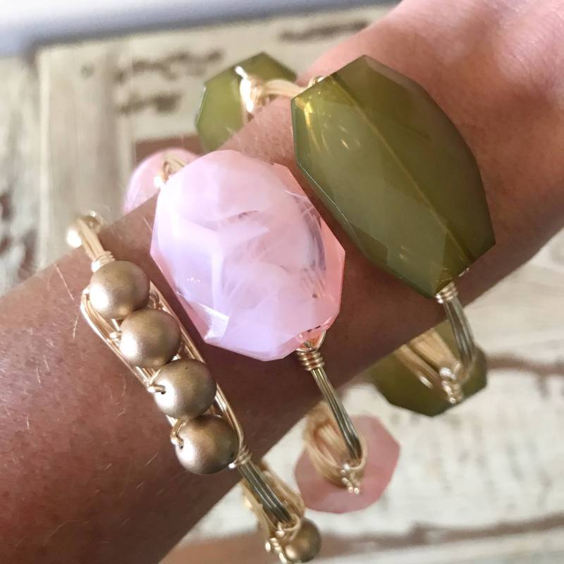 Olivgrüner Acryl-Perlen-Armreif, Grüner Perlen-Armreif, Bourbon Und Boweties Inspiriert, Armreif, Acryl-Armreif, Olivgrüner Armreif Olivgrüner Acryl-Perlen-Armreif, Grüner Perlen-Armreif, Bourbon Und Boweties Inspiriert, Armreif, Acryl-Armreif, Olivgrüner Armreif von Immeasurablymore2