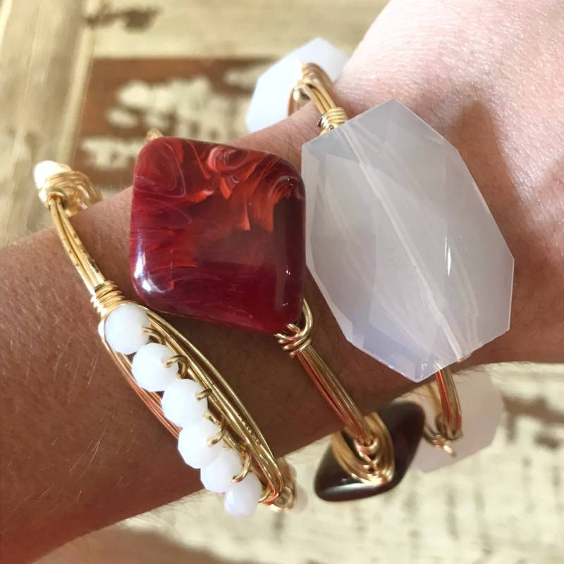 Roter Diamant Armreif, Roter Perlenarmreif, Bourbon Und Boweties Inspiriert, Purpurroter Perlenarmreif Roter Diamant Armreif, Roter Perlenarmreif, Bourbon Und Boweties Inspiriert, Purpurroter Perlenarmreif von Immeasurablymore2