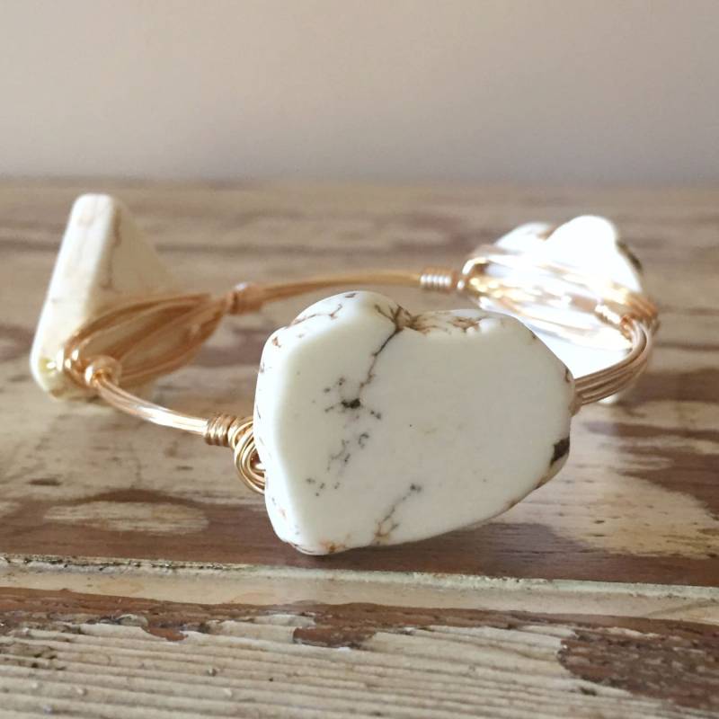 Weißer Howlith Wire Wrap Armreif, Jaspis Platte Perlenarmreif, Bourbon Und Boweties Inspiriert, Weißer Armreif Weißer Howlith Wire Wrap Armreif, Jaspis Platte Perlenarmreif, Bourbon Und Boweties Inspiriert, Weißer Armreif von Immeasurablymore2