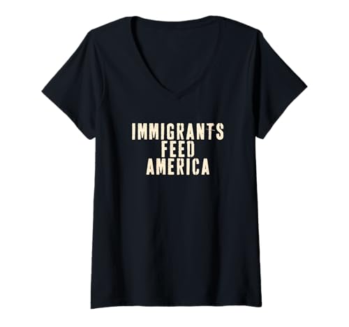 Damen Immigranten füttern Amerika USA T-Shirt mit V-Ausschnitt Damen Immigranten füttern Amerika USA T-Shirt mit V-Ausschnitt von Immigrants Feed America