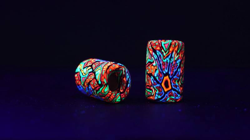 Set Aus 2 Dreadlockperlen Uv Aktiv Leuchtender Dreadschmuck Rastaperlen Schmuck Dreadlockschmuck Perlen Hippie Boho von ImoriTears