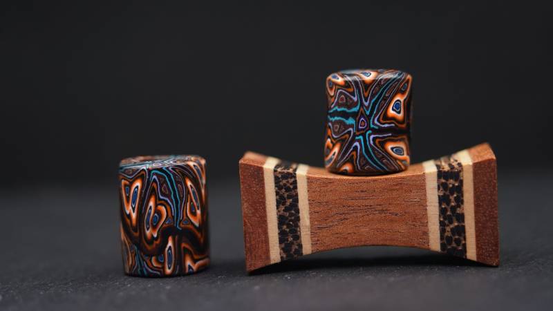 Set Aus 2 Dreadperlen Lockenperlen Dreadschmuck Hippie Geschenk Boho Dreadlock Perlen Handgemacht Fimo Clay Schwarz Dunkel Orange von ImoriTears