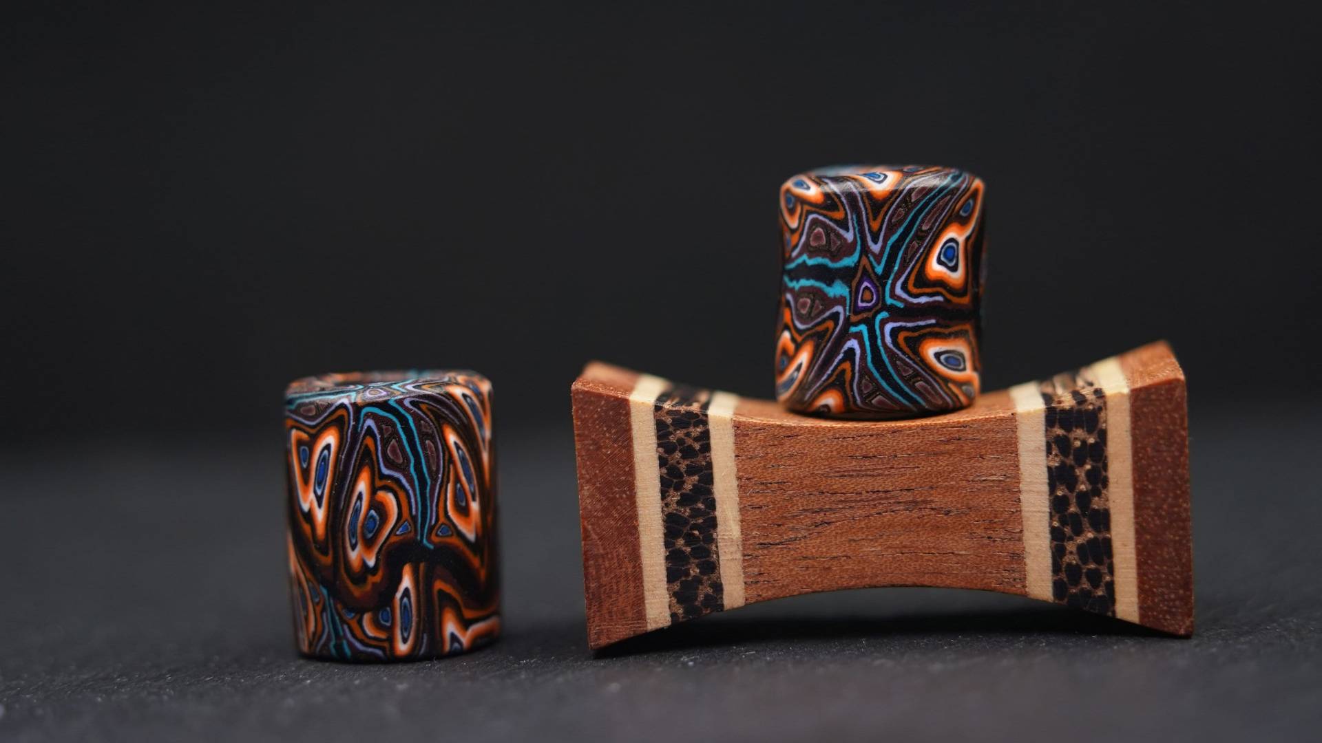 Set Aus 2 Dreadperlen Lockenperlen Dreadschmuck Hippie Geschenk Boho Dreadlock Perlen Handgemacht Fimo Clay Schwarz Dunkel Orange Set Aus 2 Dreadperlen Lockenperlen Dreadschmuck Hippie Geschenk Boho Dreadlock Perlen Handgemacht Fimo Clay Schwarz Dunkel Orange von ImoriTears
