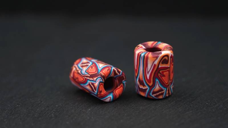 Set Aus 2 Dreadperlen Lockenperlen Dreadschmuck Hippie Geschenk Boho Dreadlock Perlen Handgemacht Fimo Clay Schwarz Dunkel Orange von ImoriTears