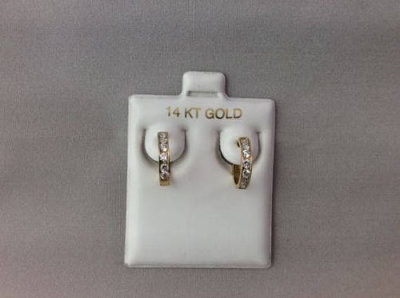 14K Gelb Echt Gold Zirkonia Cz Huggie Hoop Mädchen Frau Kinder Ohrringe von ImpressedJewelry1