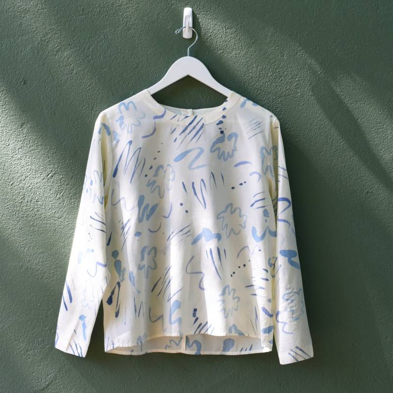 Handbemaltes Seiden Shirt, Künstler Upcycled Vintage Bluse von ImprovGoods