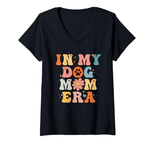 Damen In My Dog Mom Era Groovy Lustiger Hundeliebhaber T-Shirt mit V-Ausschnitt Damen In My Dog Mom Era Groovy Lustiger Hundeliebhaber T-Shirt mit V-Ausschnitt von In My Dog Mom Era shirt