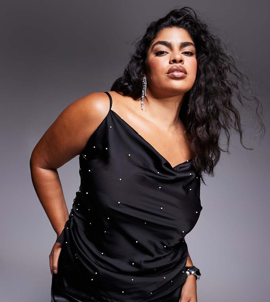 In The Style Plus - Camisole-Oberteil in Schwarz mit Perlenverzierung von In The Style Plus