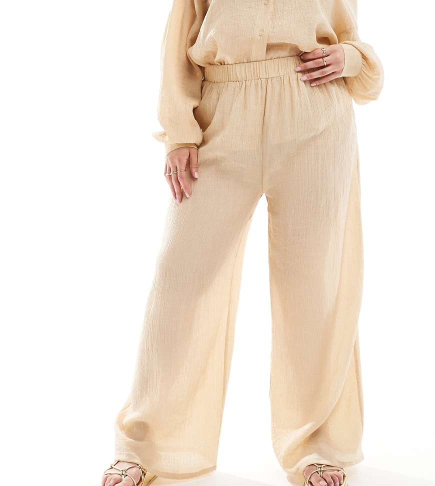 In The Style Plus - Hose in Camel mit weitem Bein und Knitterstruktur, Kombiteil-Neutral In The Style Plus - Hose in Camel mit weitem Bein und Knitterstruktur, Kombiteil-Neutral von In The Style Plus