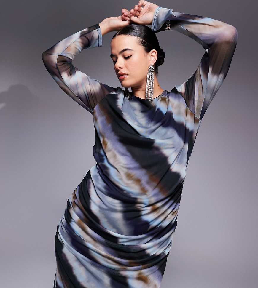 In The Style Plus - Maxikleid aus Netzstoff in Grau mit Ombré-Muster-Schwarz In The Style Plus - Maxikleid aus Netzstoff in Grau mit Ombré-Muster-Schwarz von In The Style Plus