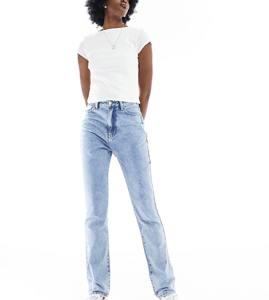 In The Style Tall - Gerade geschnittene Jeans in hellblauer Waschung In The Style Tall - Gerade geschnittene Jeans in hellblauer Waschung von In The Style Tall