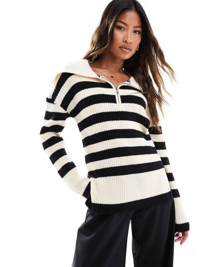 In The Style - Pullover in Stein mit schwarzen Streifen und kurzem Reißverschluss-Bunt von In The Style