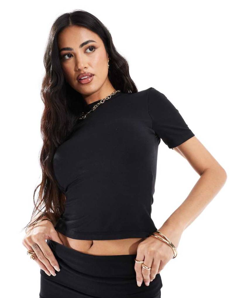 In The Style - fITS - Mix and Match - Anschmiegsames, formendes, figurbetontes T-Shirt aus Modal in Schwarz, Kombiteil von In The Style