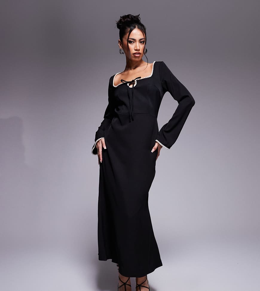 In The Style x Perrie Sian Exklusiv - Midaxi-Kleid in Schwarz mit Zierperlenbesatz In The Style x Perrie Sian Exklusiv - Midaxi-Kleid in Schwarz mit Zierperlenbesatz von In The Style