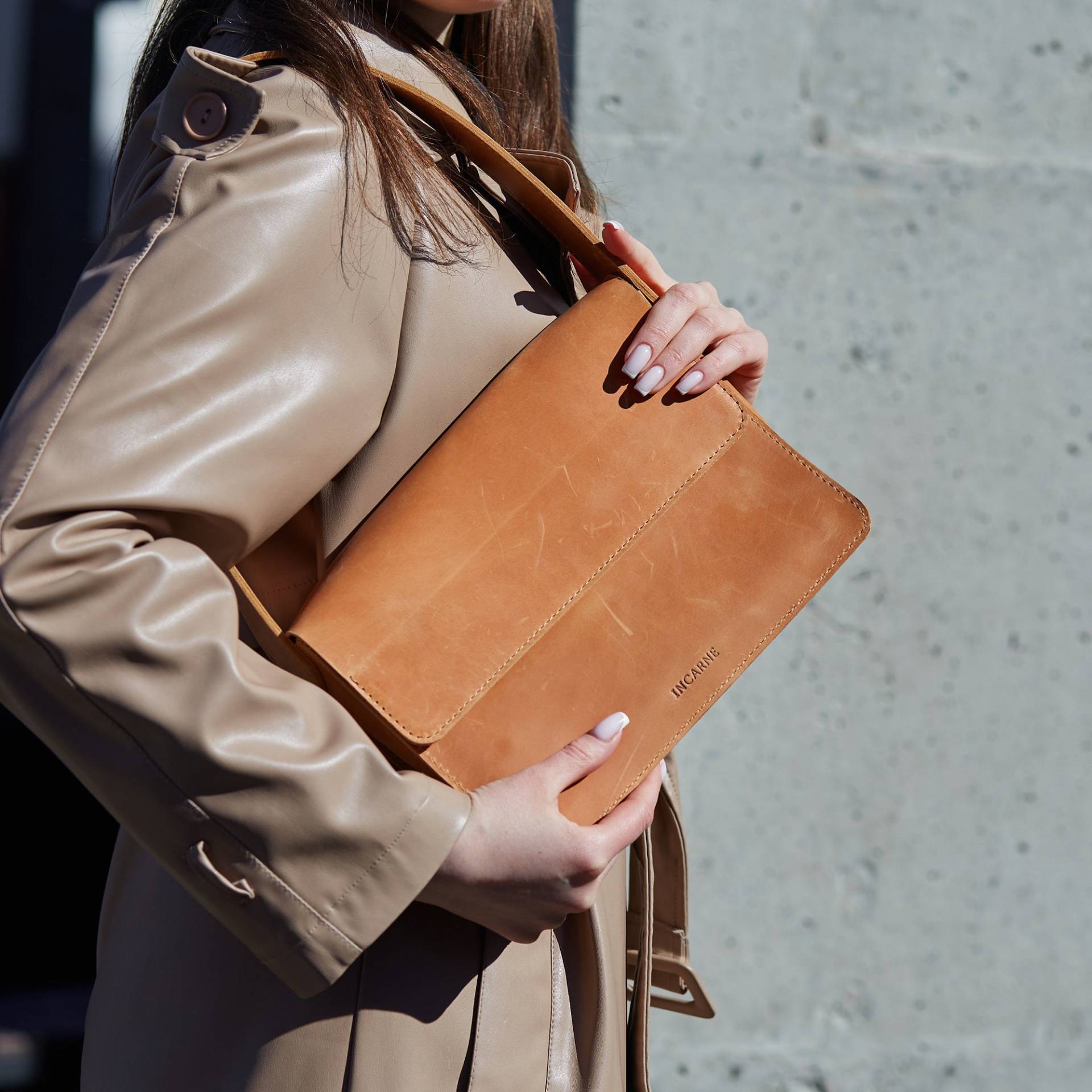 Minimalist Leder Handtaschen Damen | Kleine Ledertasche Für Frauen Herbst Kleidung Krankenschwester Geschenke von InCarneLeather