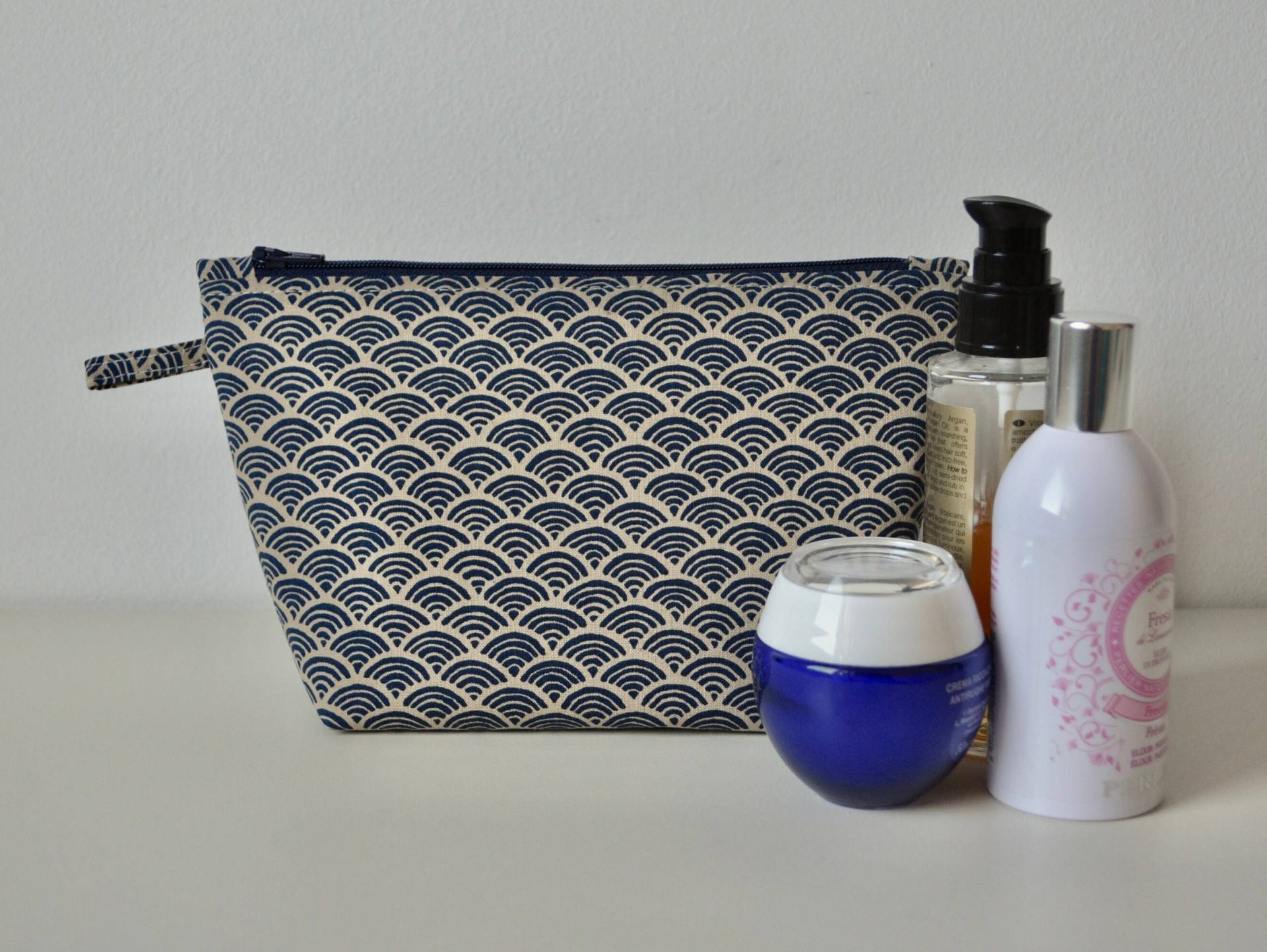Kosmetiktaschen Mit Blaues Wellenmotiv, Erhältlich in Verschiedenen Größen, Groß, Mittel/Hoch, Mittel, Klein von InCorpo