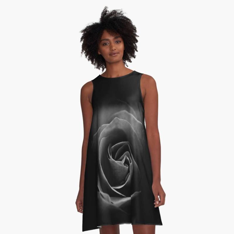 Gothic Schwarz Rose Blume A-Linie Kleid, Flowy Mini-Kleid, Flare Skater Kleid Für Frauen von InLightImagery