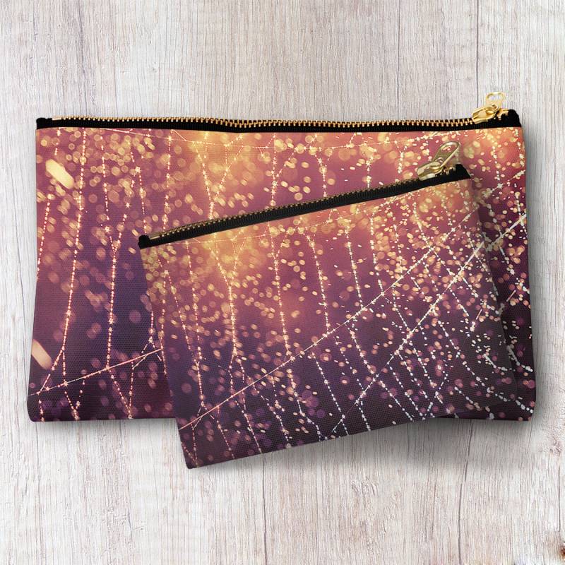 Regen Tropfen Reißverschluss-Beutel, Magenta Makeup Abend Tasche Kosmetiktasche, Zubehör Kupplung Personalisierte Brautjungfer Beste Freundin von InLightImagery