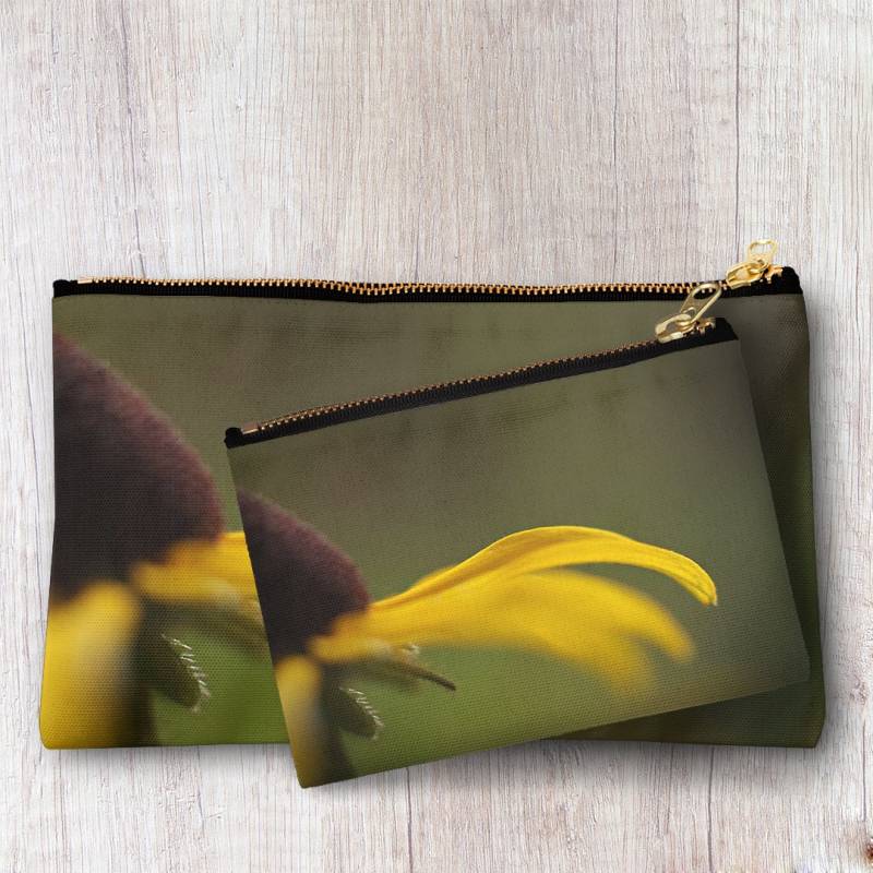 Schwarze Augen Susan Blume Reißverschluss Beutel, Make-Up Abend Kosmetik Zubehör Kupplung Brautjungfer Beste Freund Personalisierte von InLightImagery