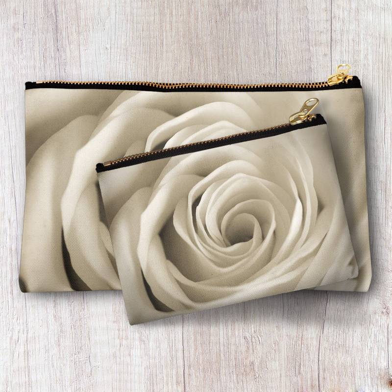 Sepia Rose Blume Reißverschluss Beutel Make-Up Abend Tasche Zubehör Clutch Kosmetiktasche Kleine Runde Top Oder Tablet Floral Bleistift Fall von InLightImagery