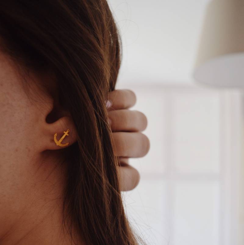 Anker Und Rad Ohrstecker, Reisender, Meeresliebhaber, Ozean, Sterling Silber 925, Vergoldet von InLoveJewelAthens